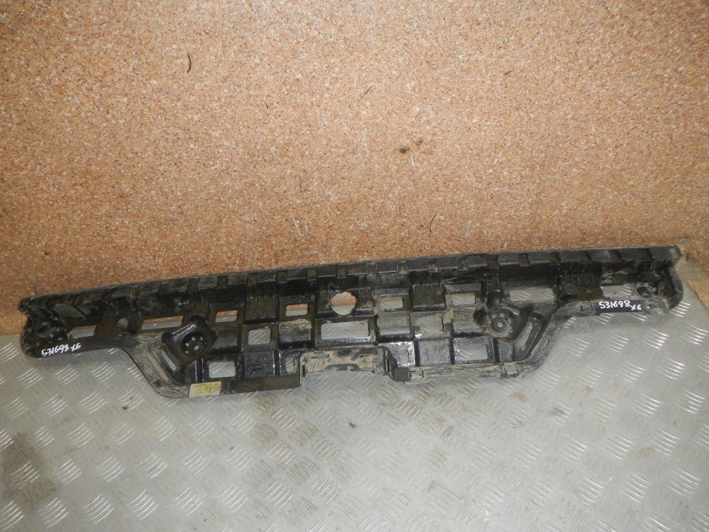 Кронштейн заднего бампера