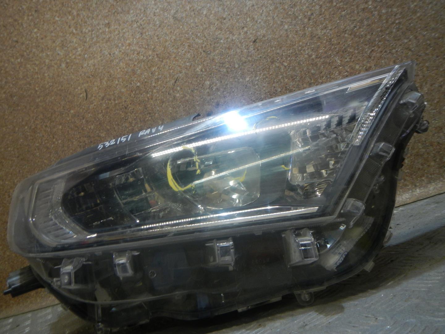 Фара правая