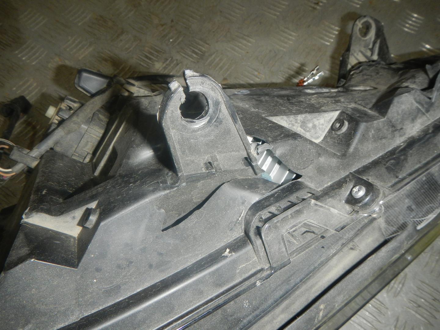 Фара правая