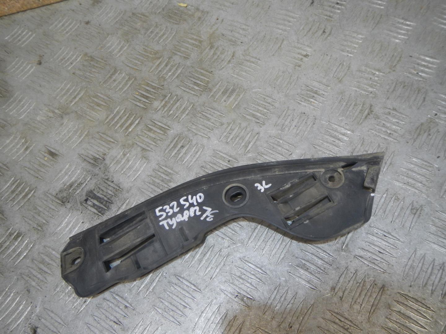 Кронштейн заднего бампера левый