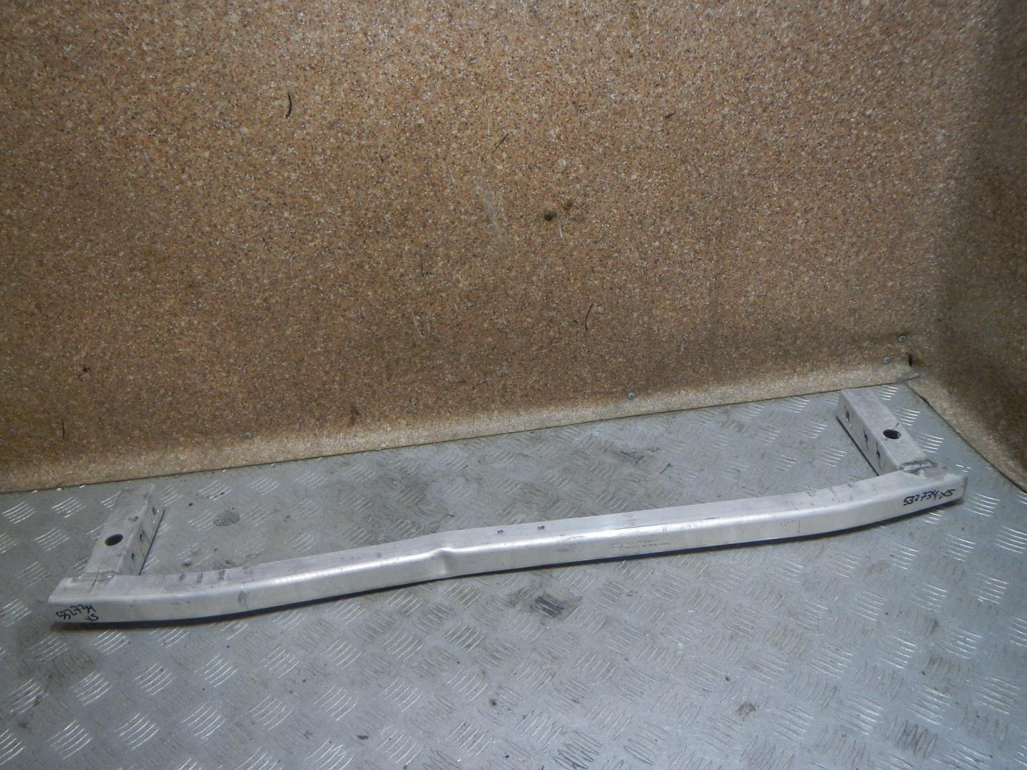 Усилитель переднего бампера