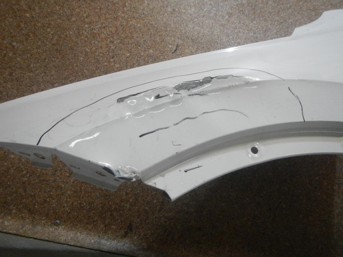 Крыло переднее левое