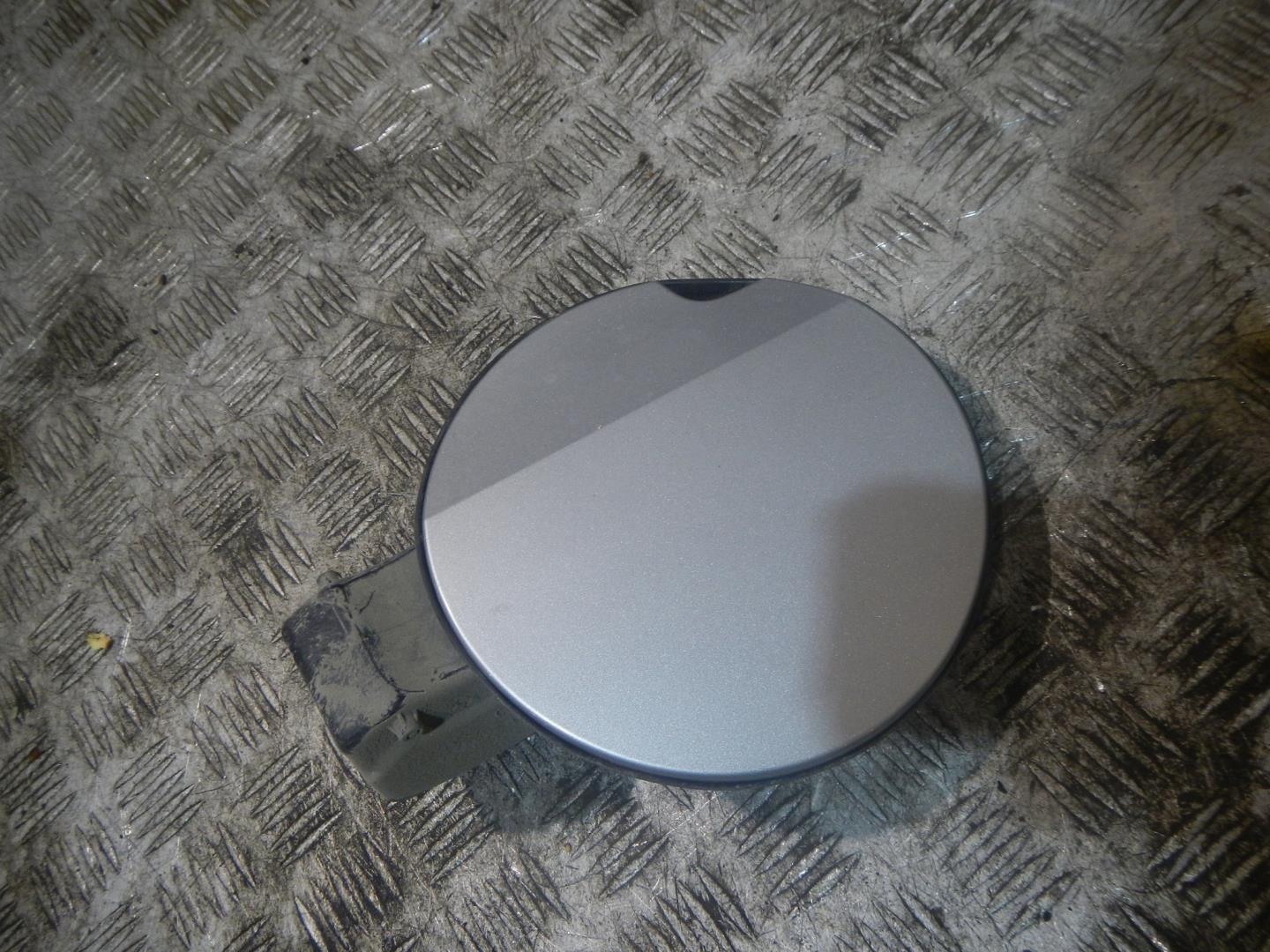 Лючок бензобака