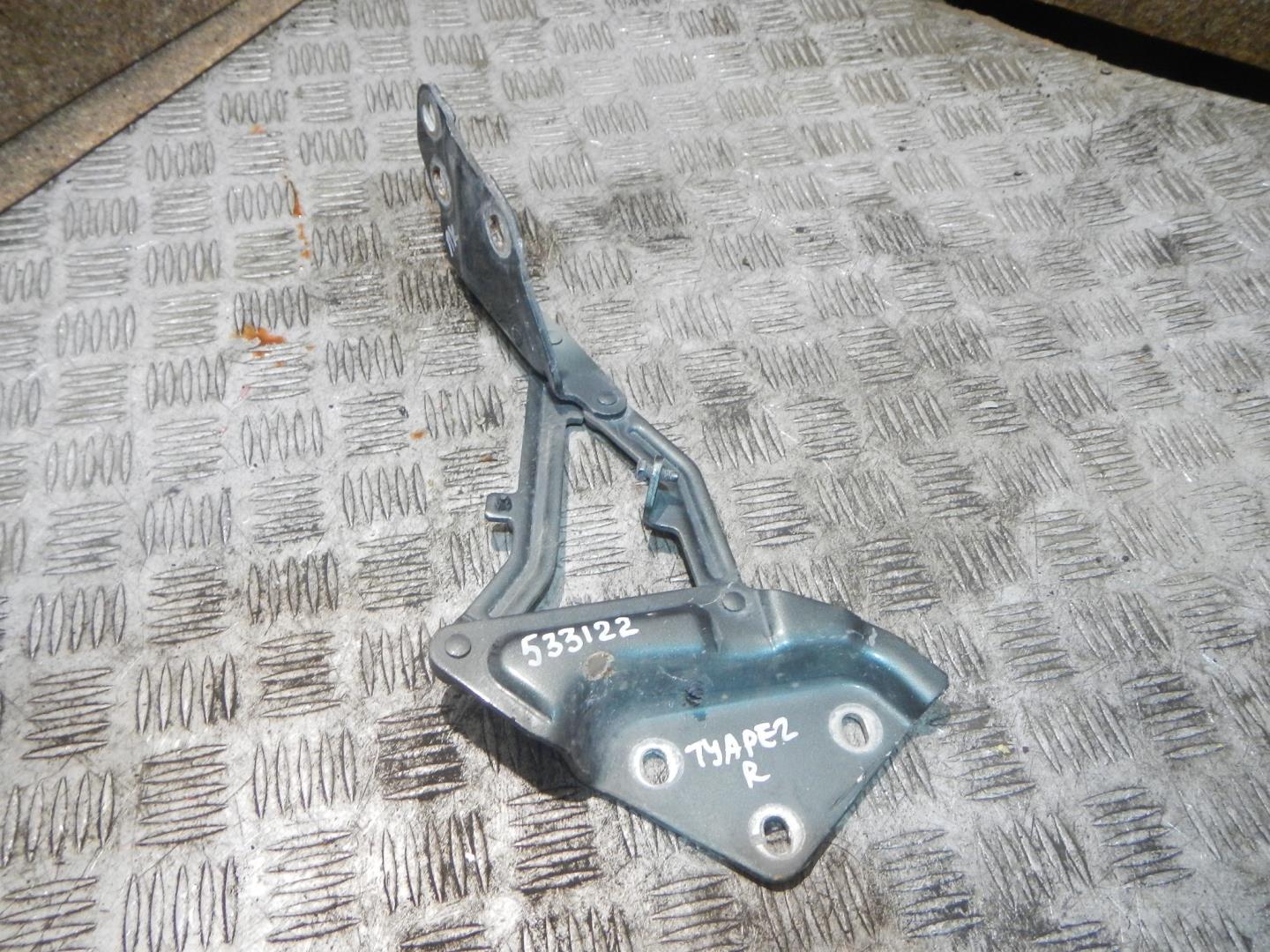 Петля капота правая