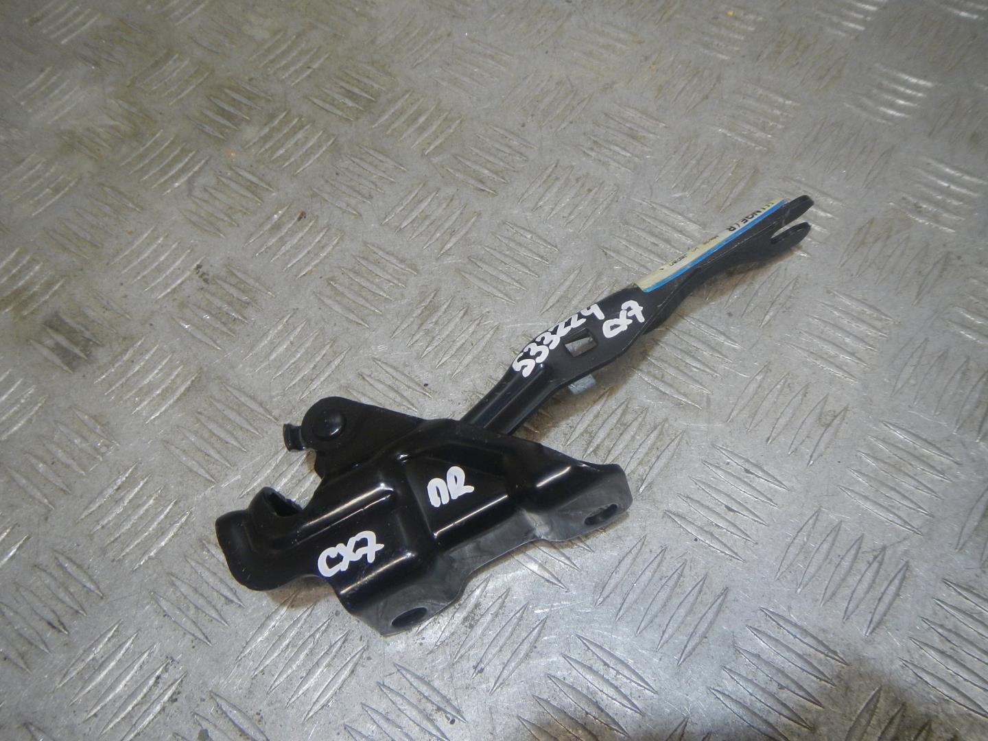 Петля капота правая