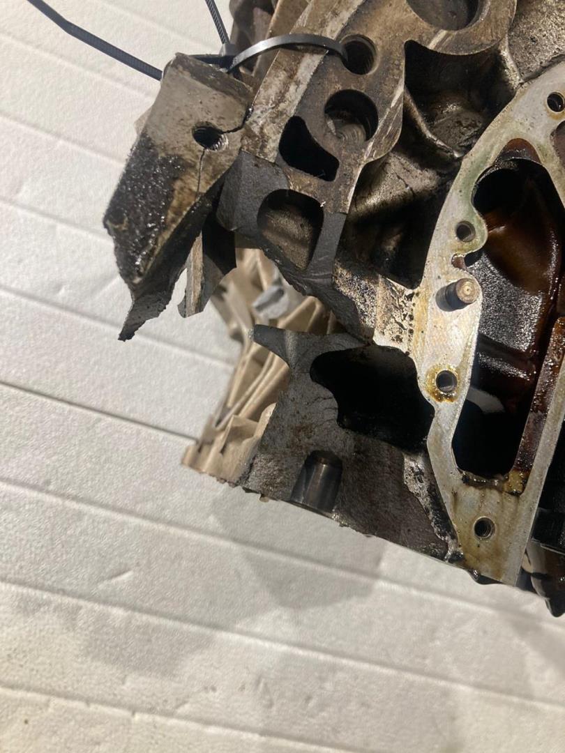 Блок двигателя