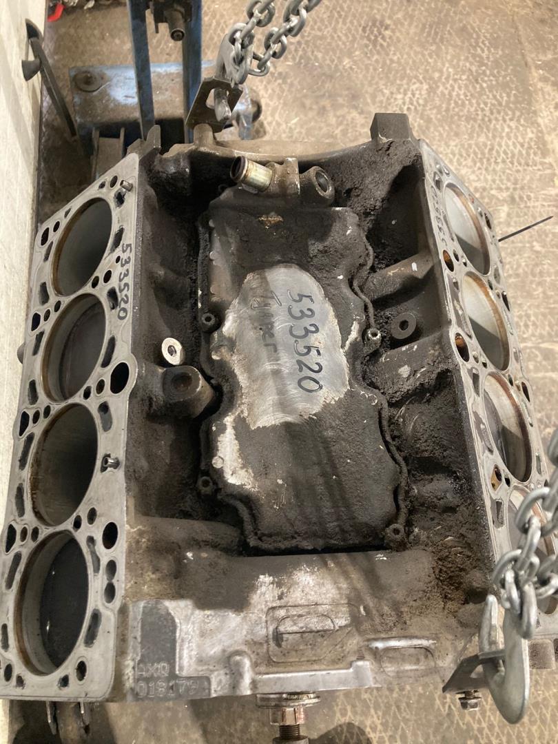 Блок двигателя