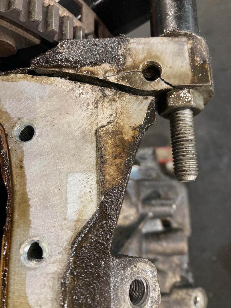 Блок двигателя