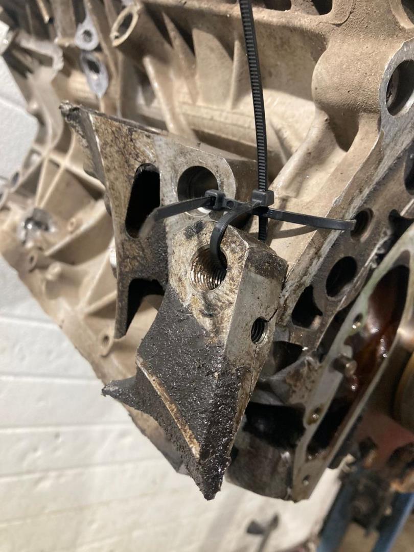 Блок двигателя