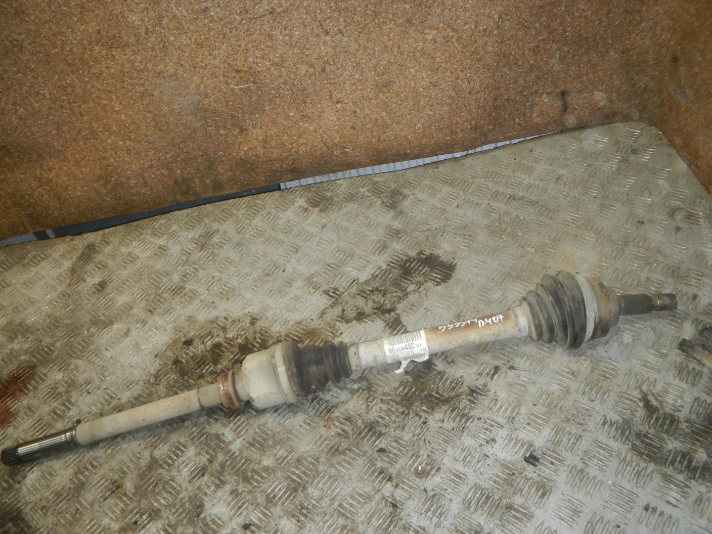 Полуось передняя правая