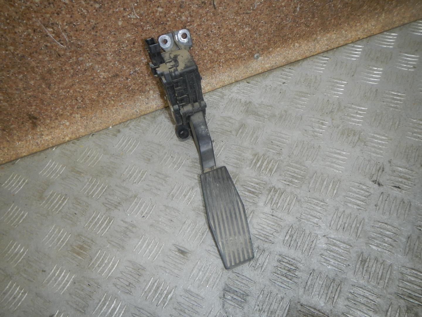 Педаль газа