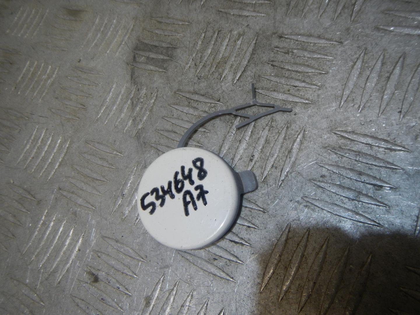 Заглушка буксировочного крюка