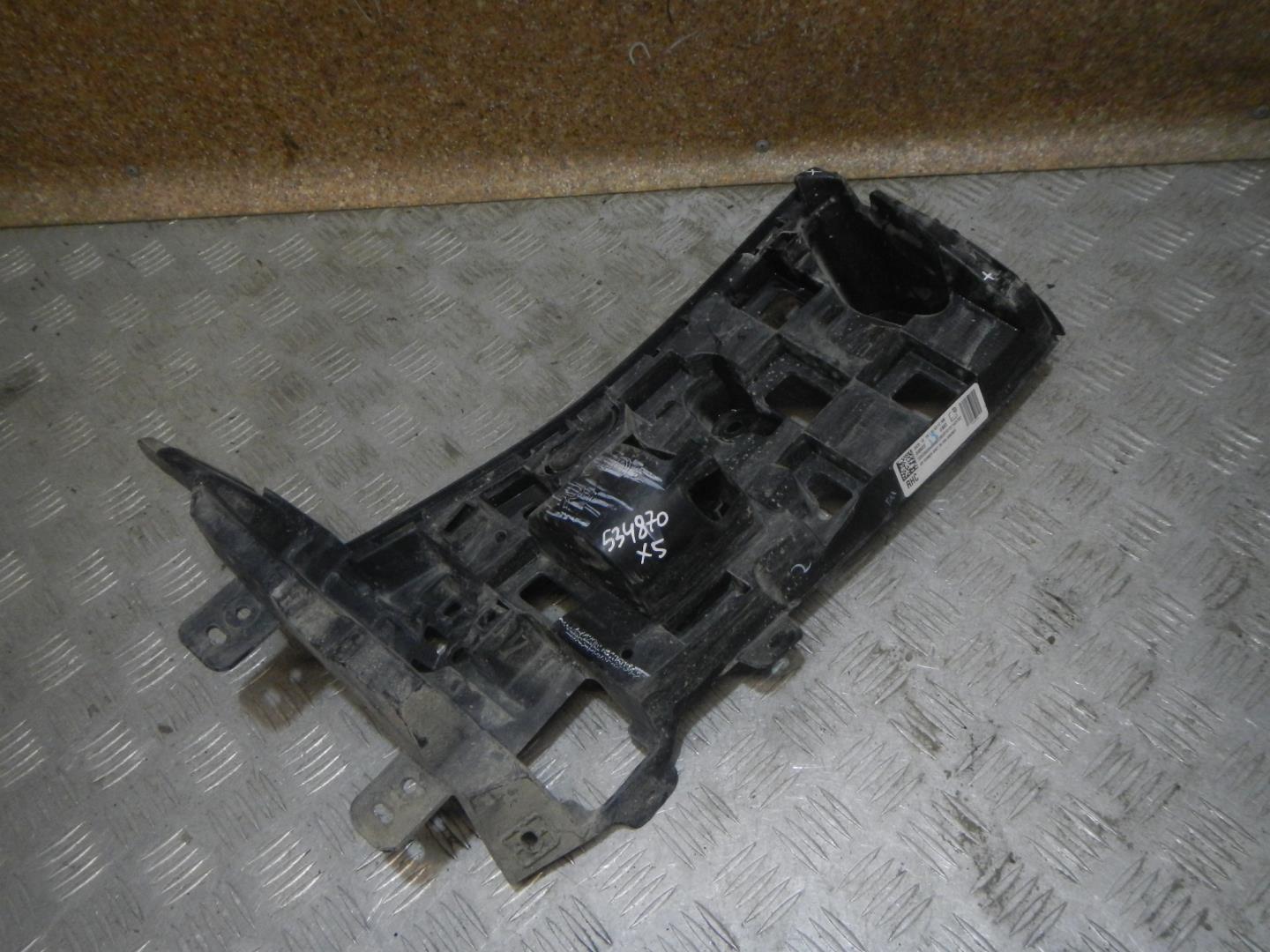 Кронштейн заднего бампера правый