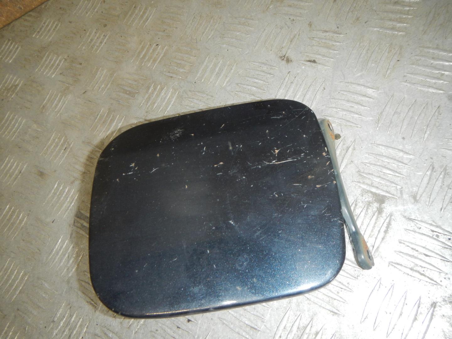 Лючок бензобака