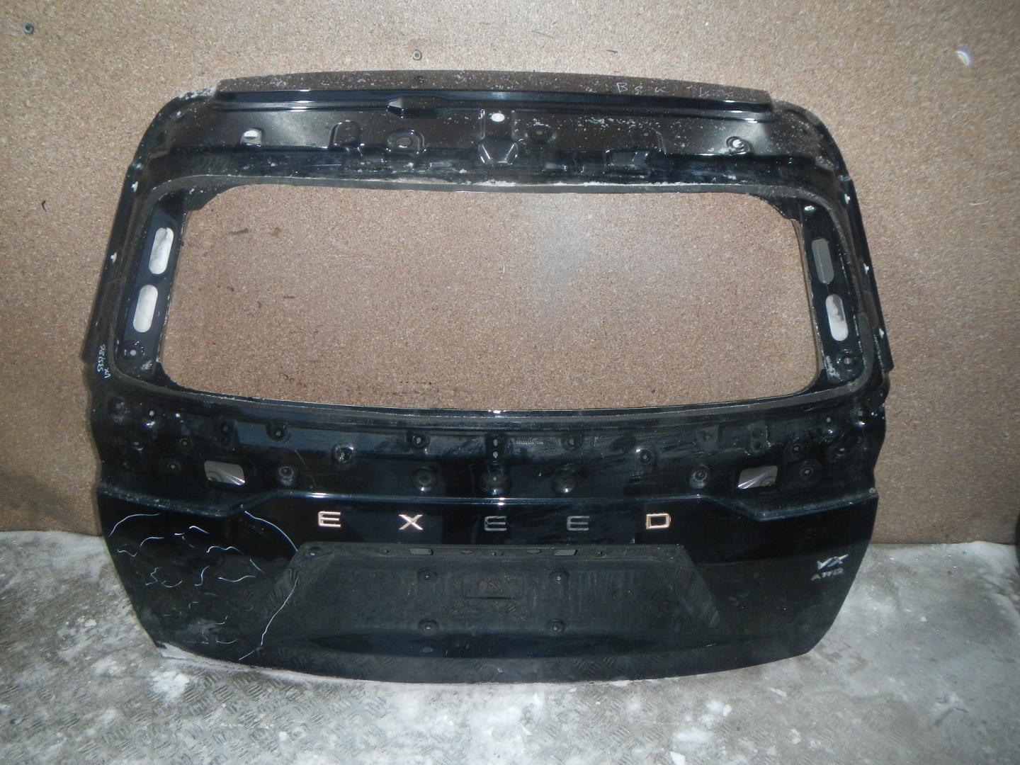 Дверь багажника