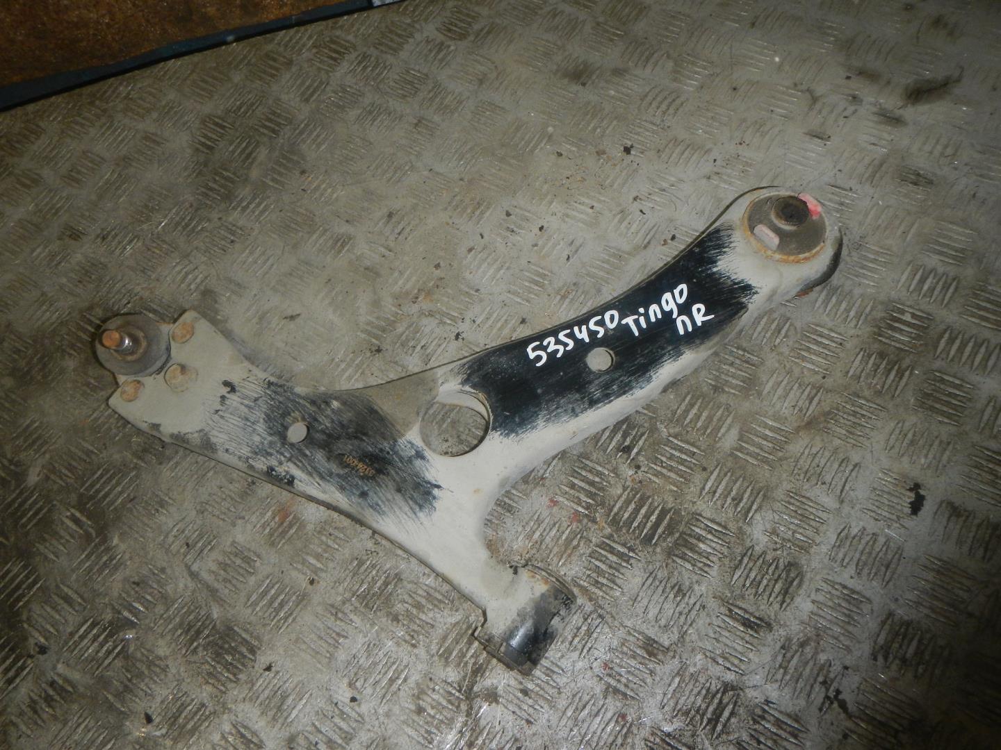 Рычаг передний правый