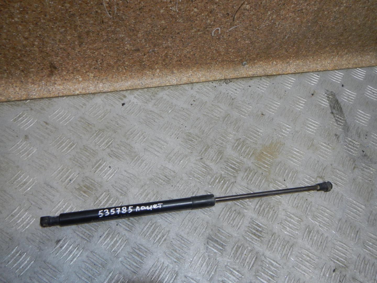 Амортизатор двери багажника