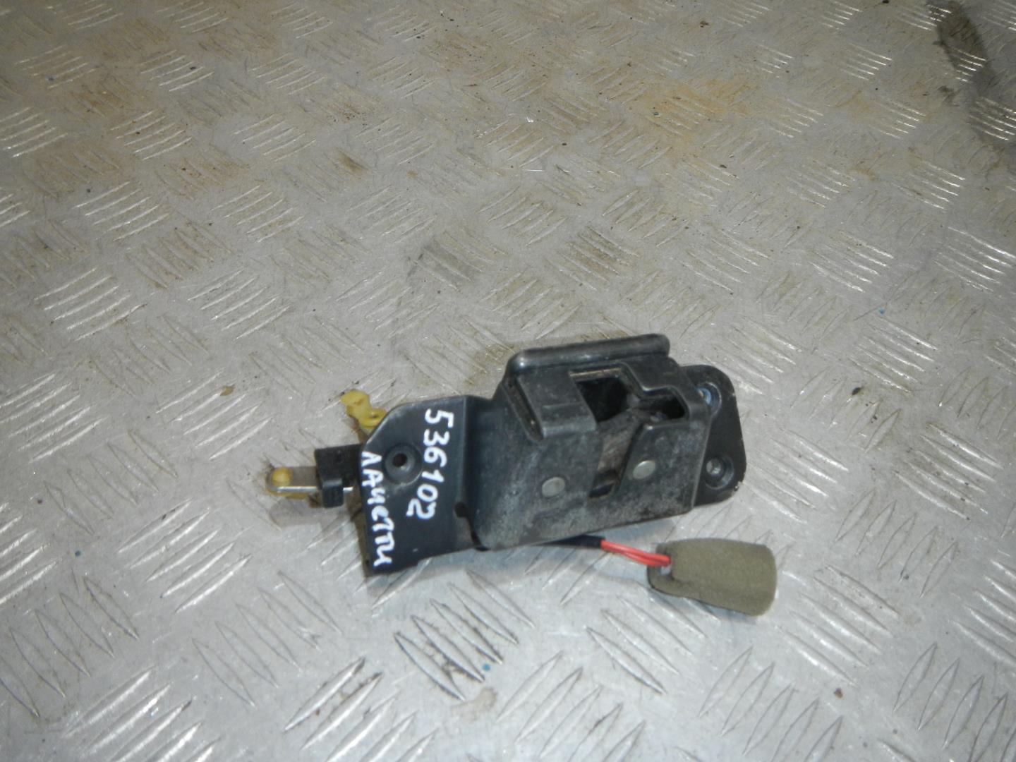 Замок багажника