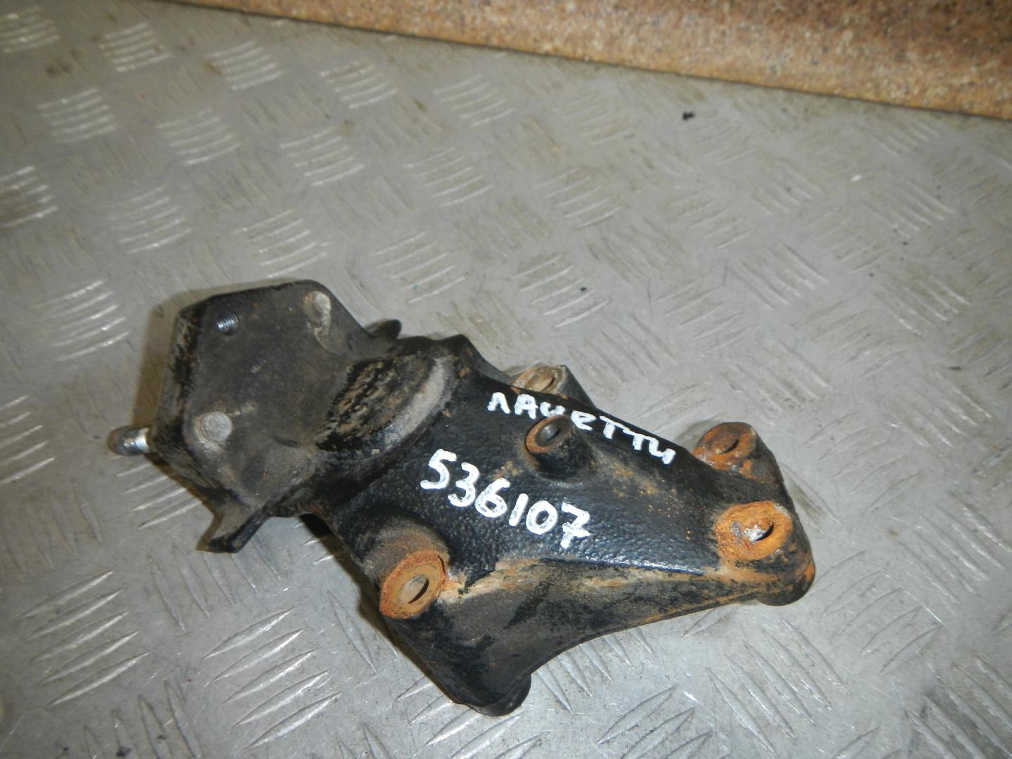 Кронштейн двигателя правый