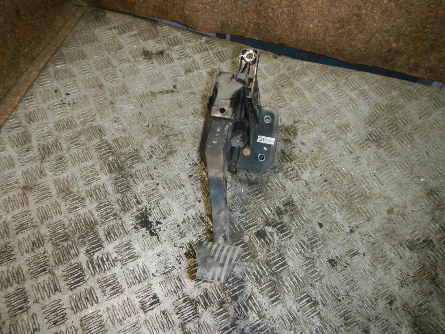 Педаль тормоза