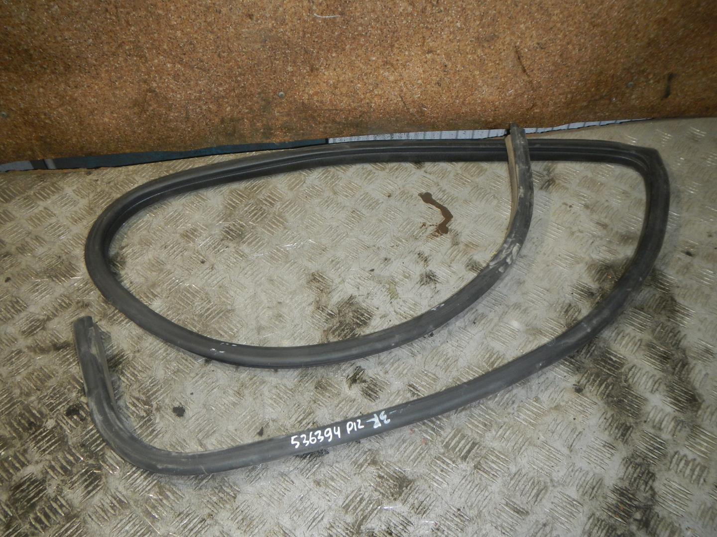 Уплотнитель двери