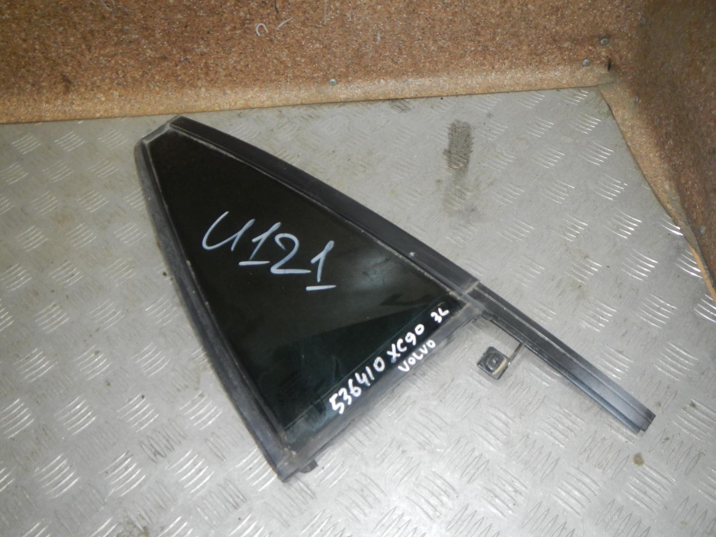 Стекло двери задней правой (форточка)