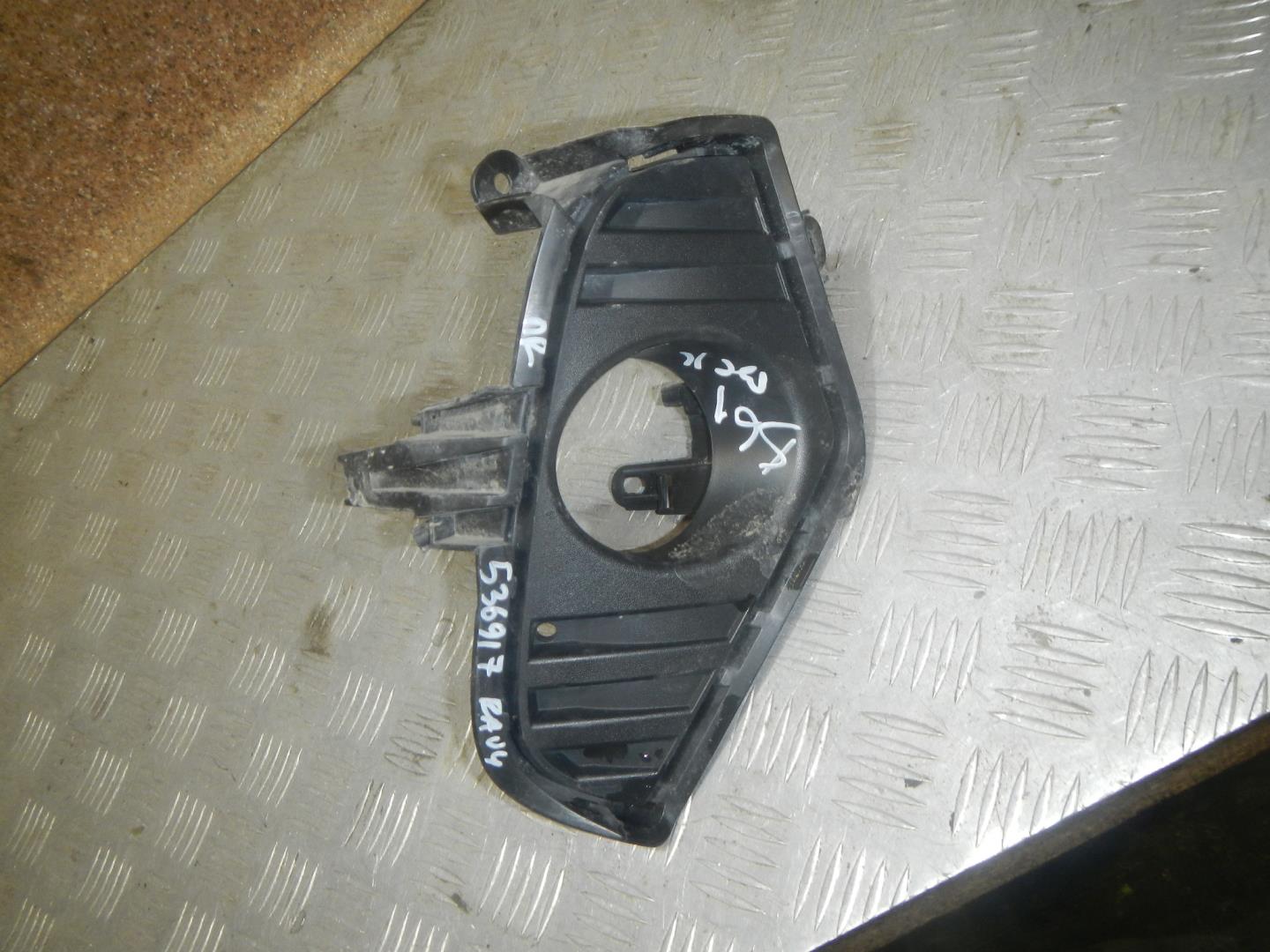 Решетка в бампер правая