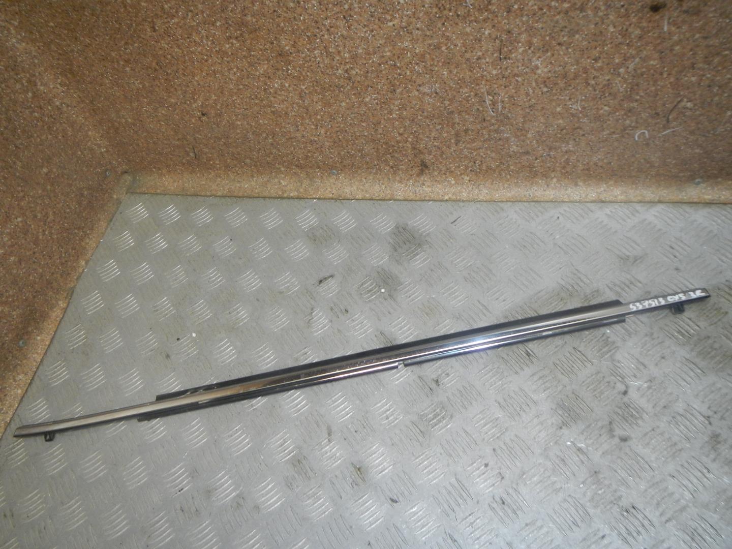 Накладка стекла заднего правого