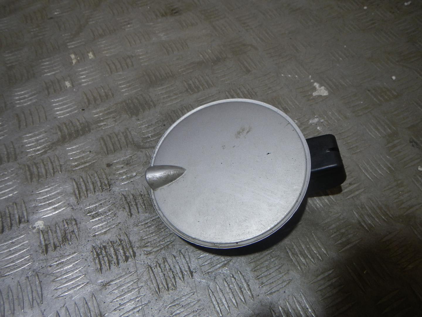 Лючок бензобака