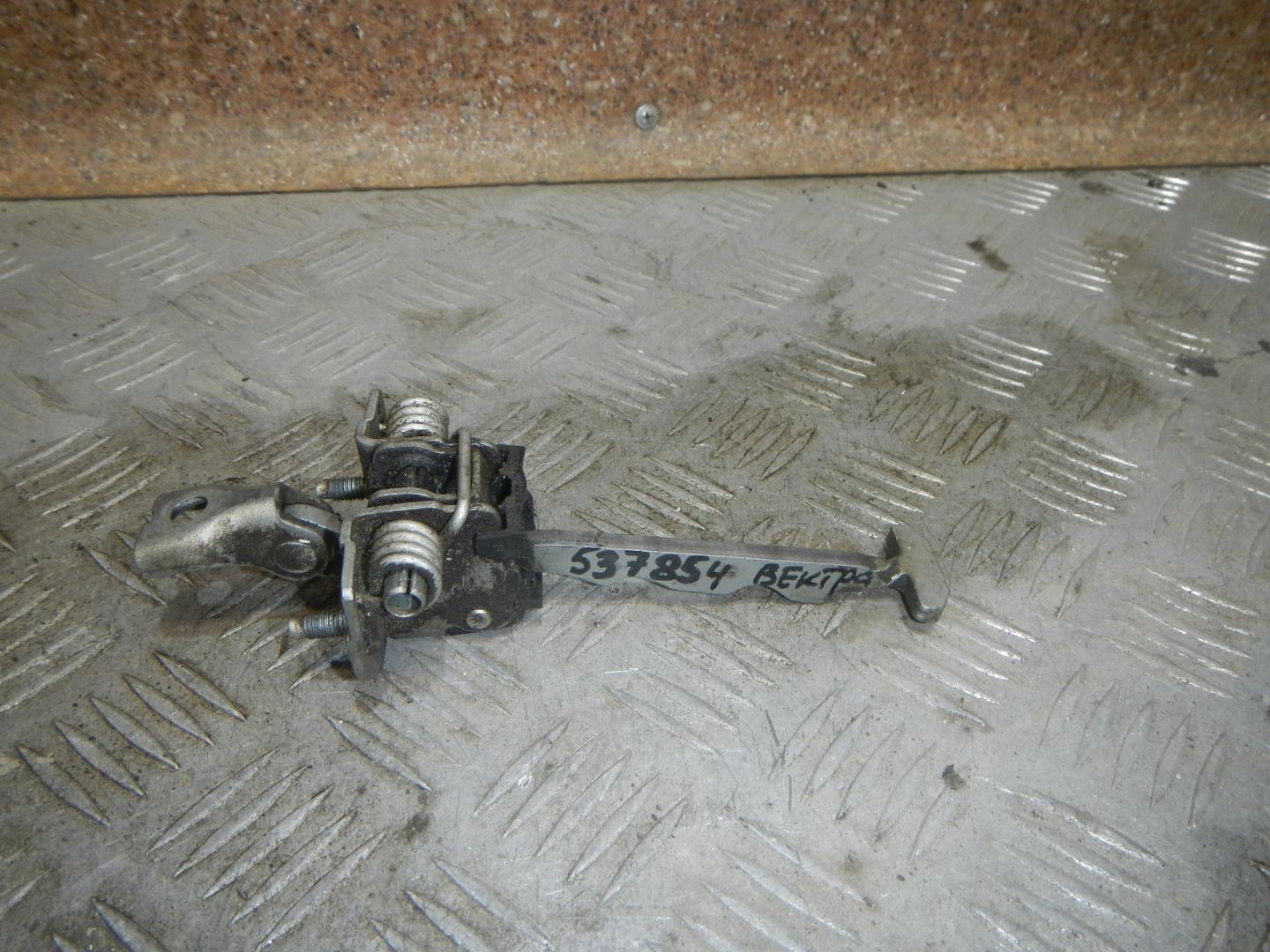 Ограничитель двери