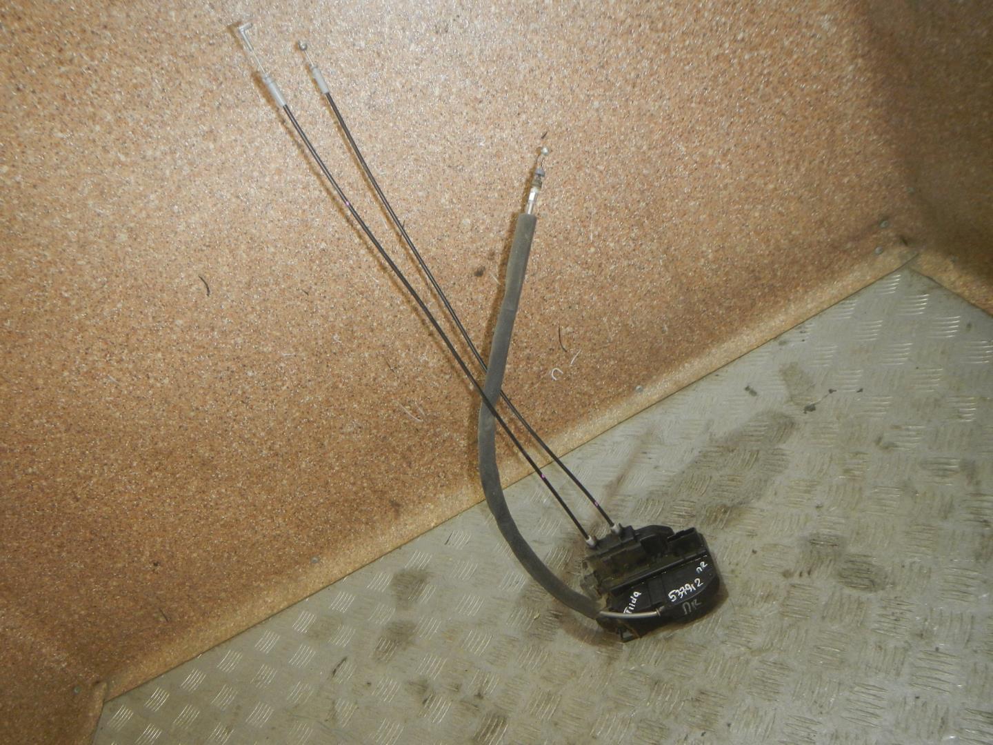 Замок двери передней правой