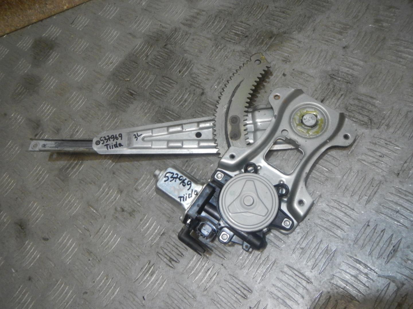 Стеклоподъемник электр. задний левый