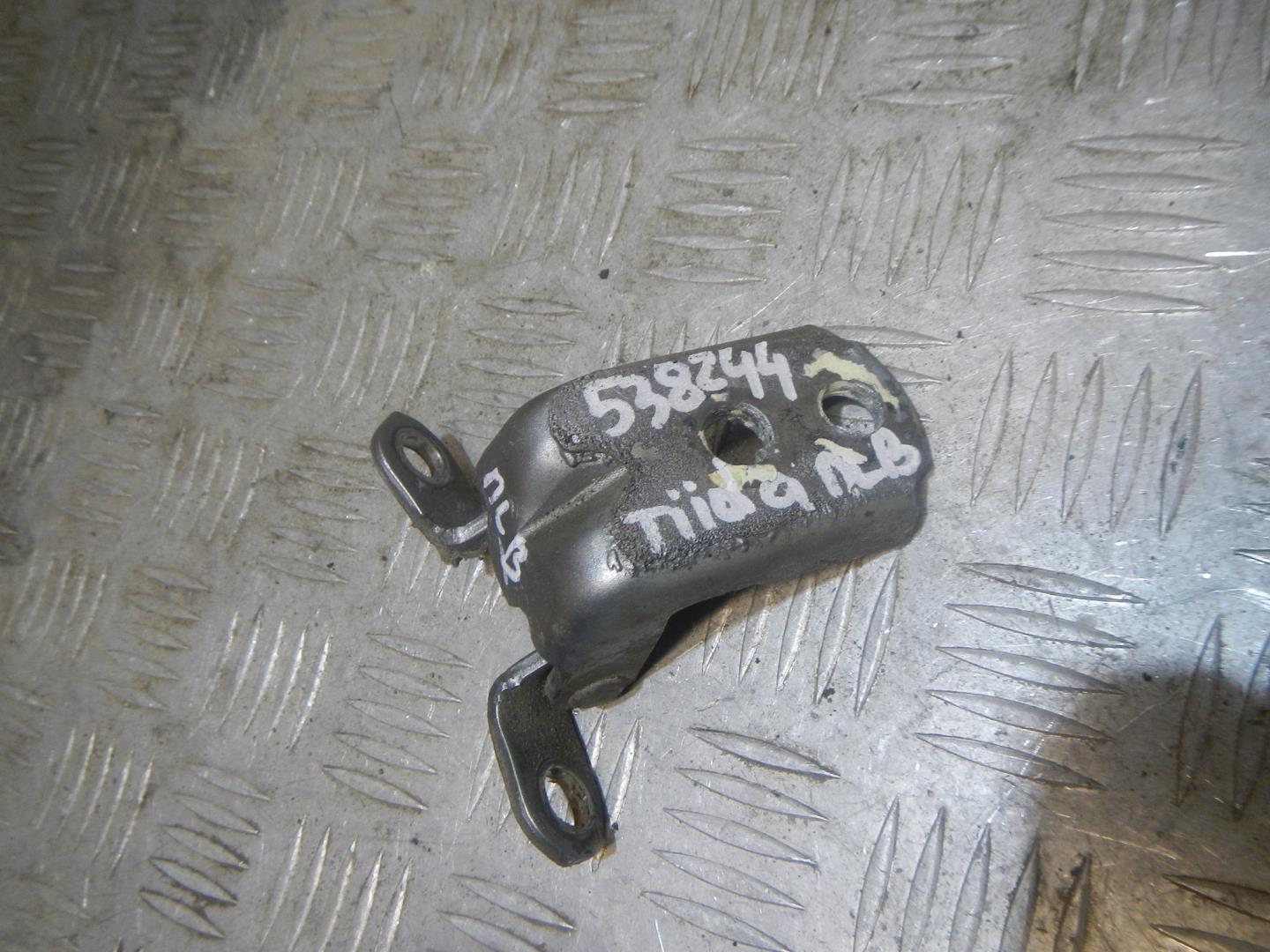 Петля двери передней левой верхняя