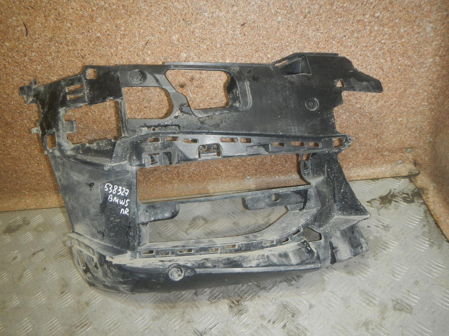 Кронштейн переднего бампера правый