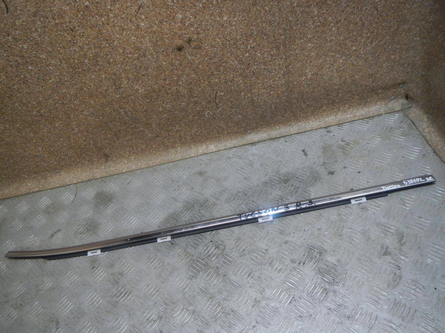 Накладка стекла заднего правого