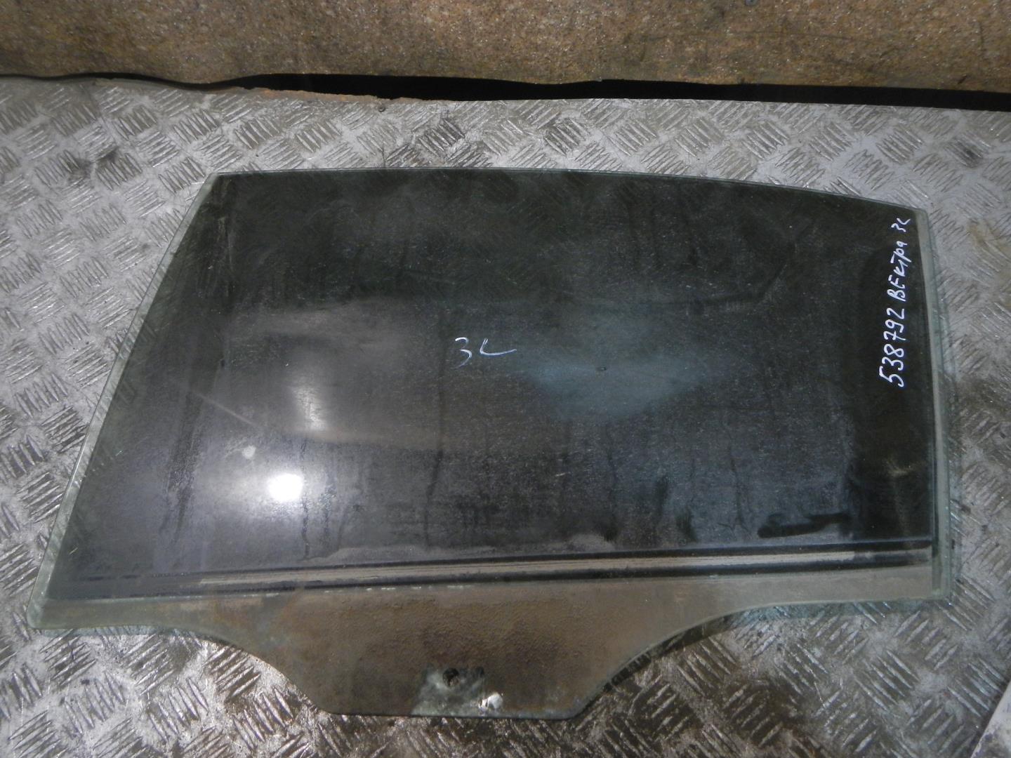 Стекло двери задней левой