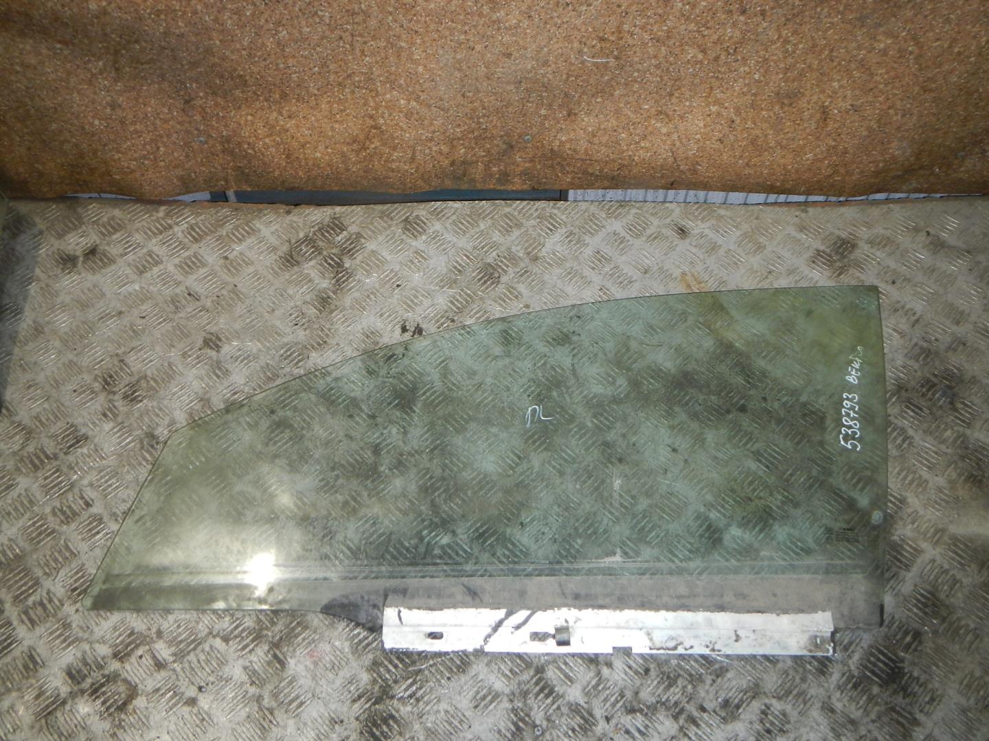 Стекло двери передней левой