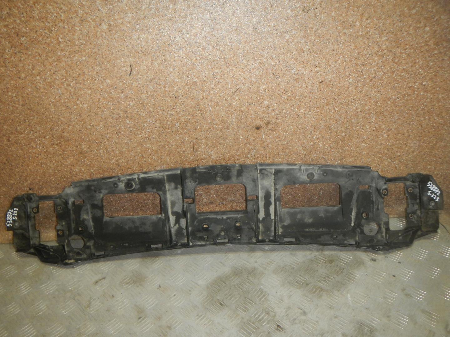 Кронштейн переднего бампера