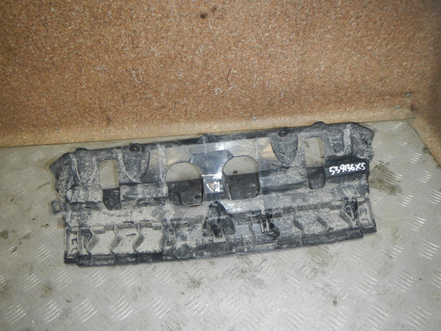 Кронштейн заднего бампера