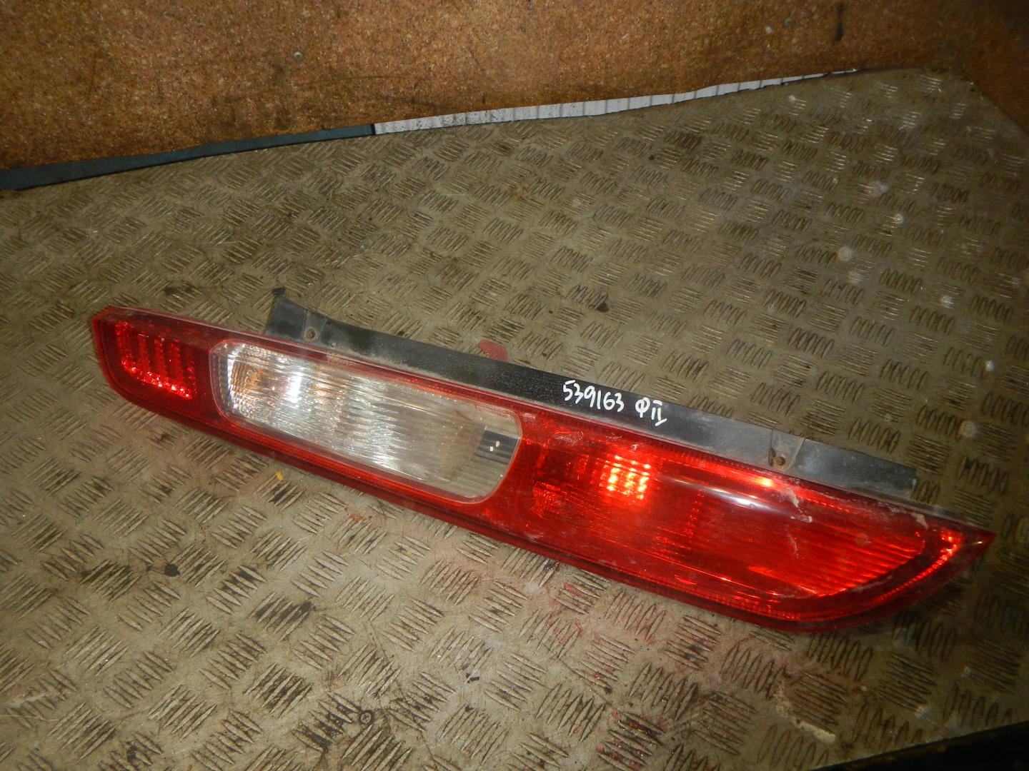 Фонарь задний левый