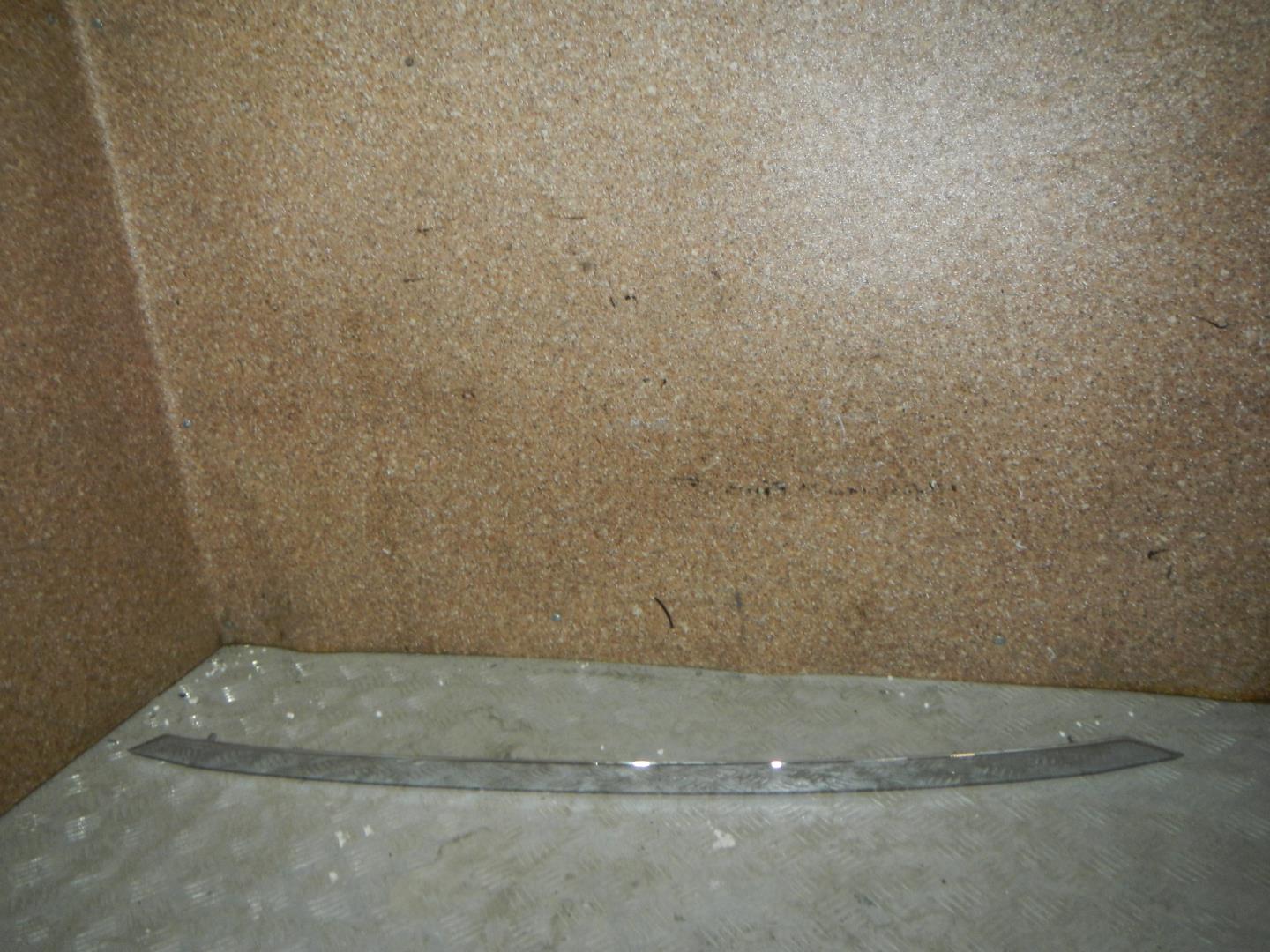 Накладка двери багажника