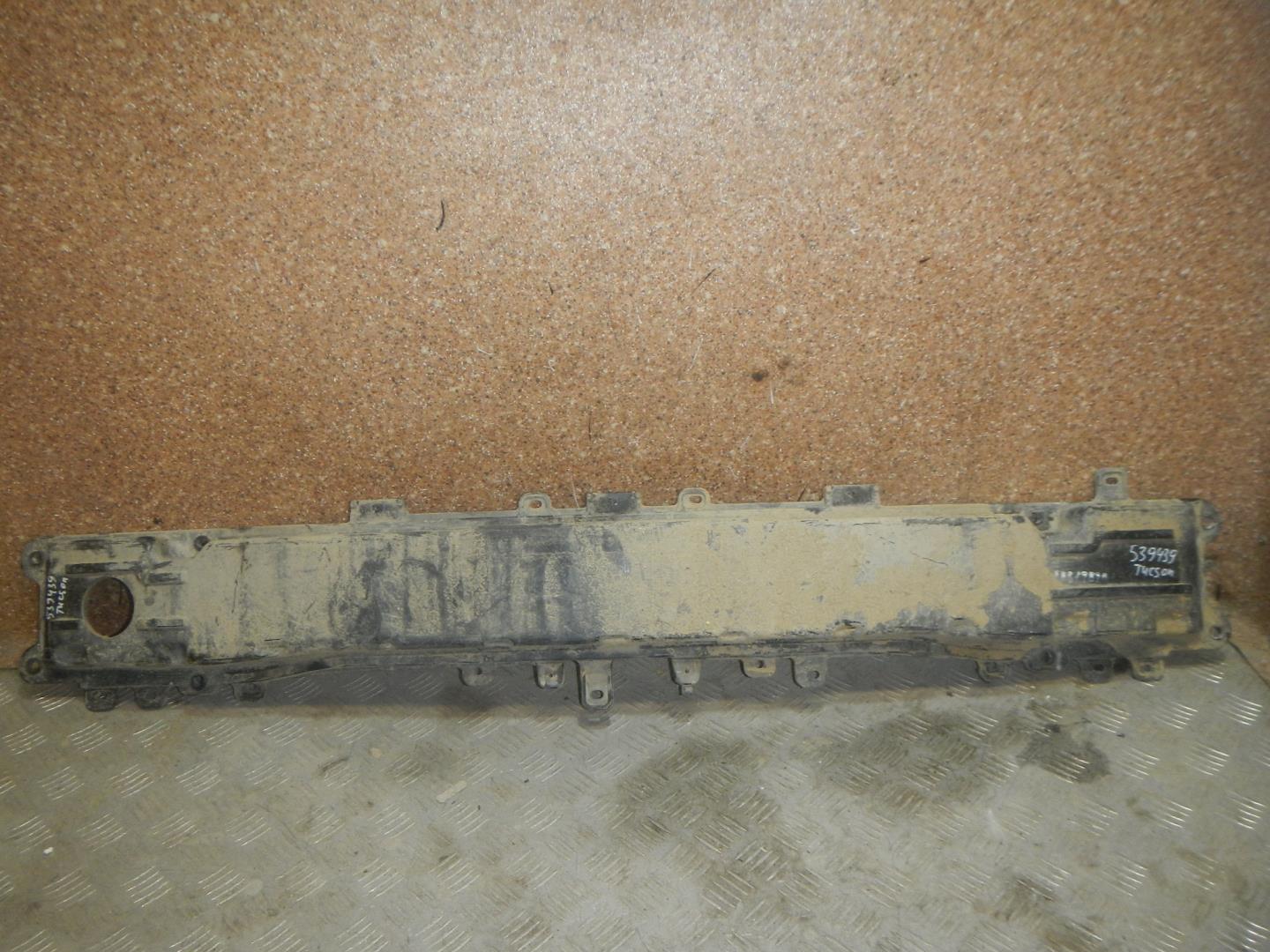 Усилитель заднего бампера