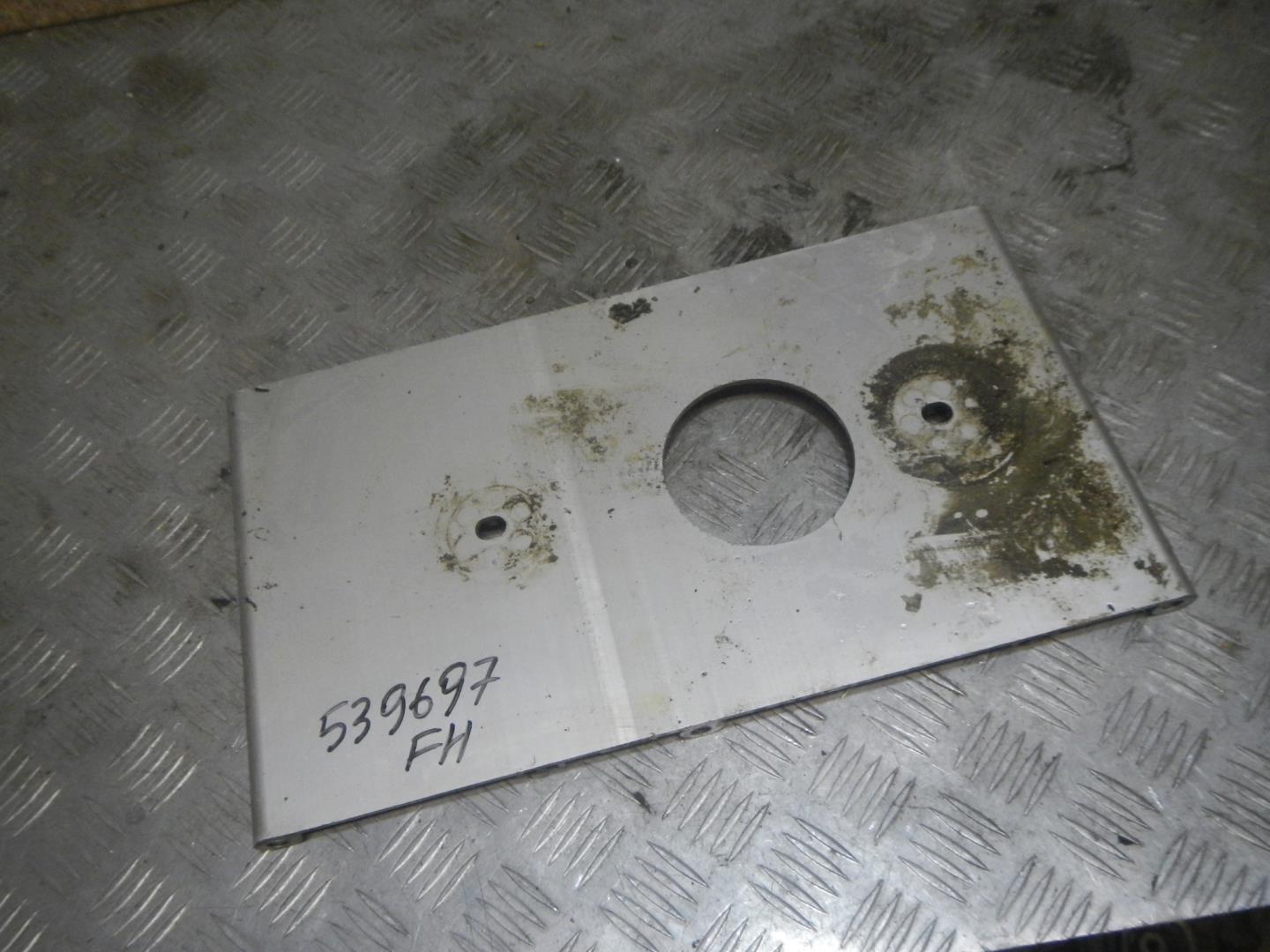 Кузовной элемент