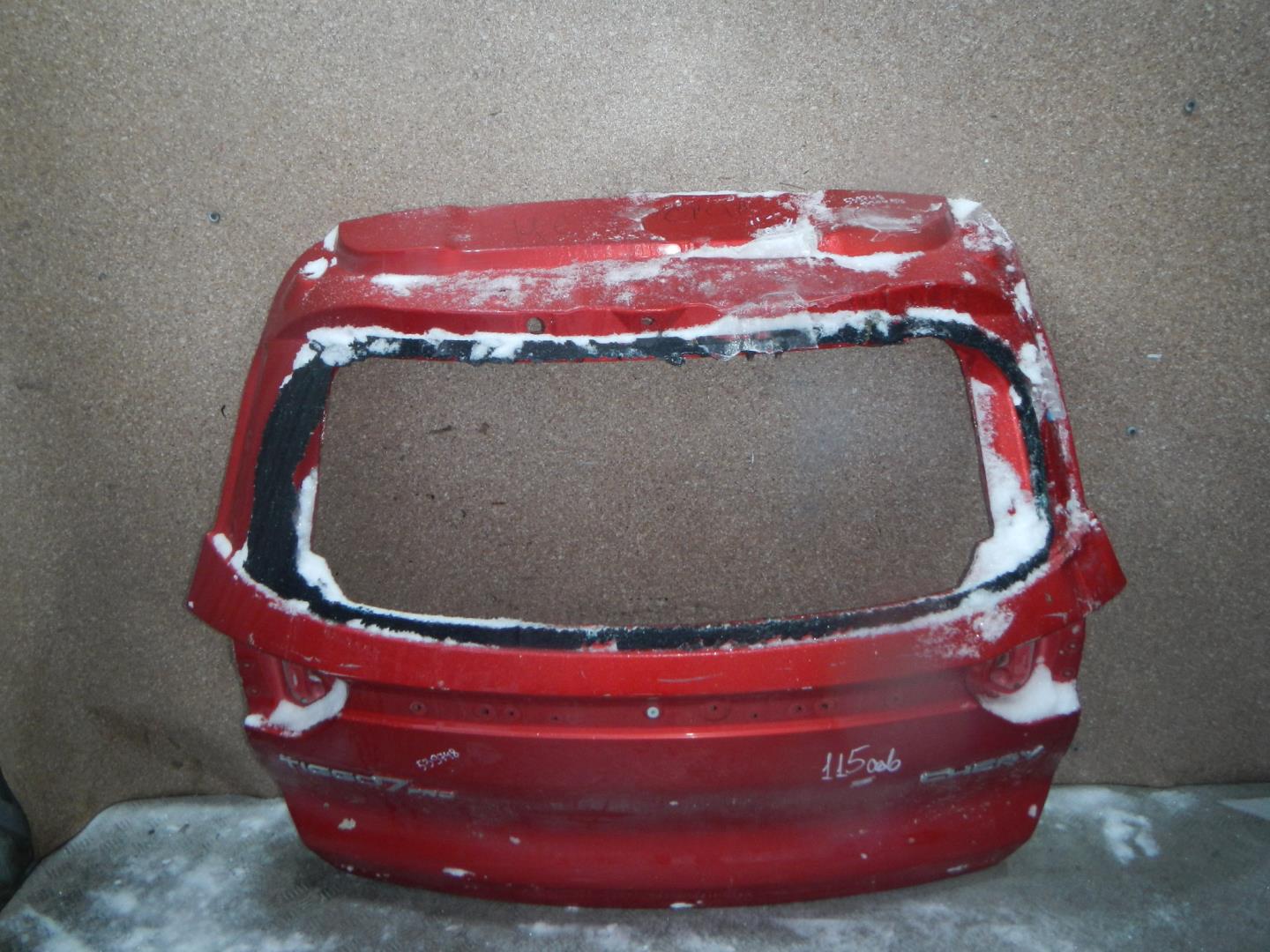 Дверь багажника