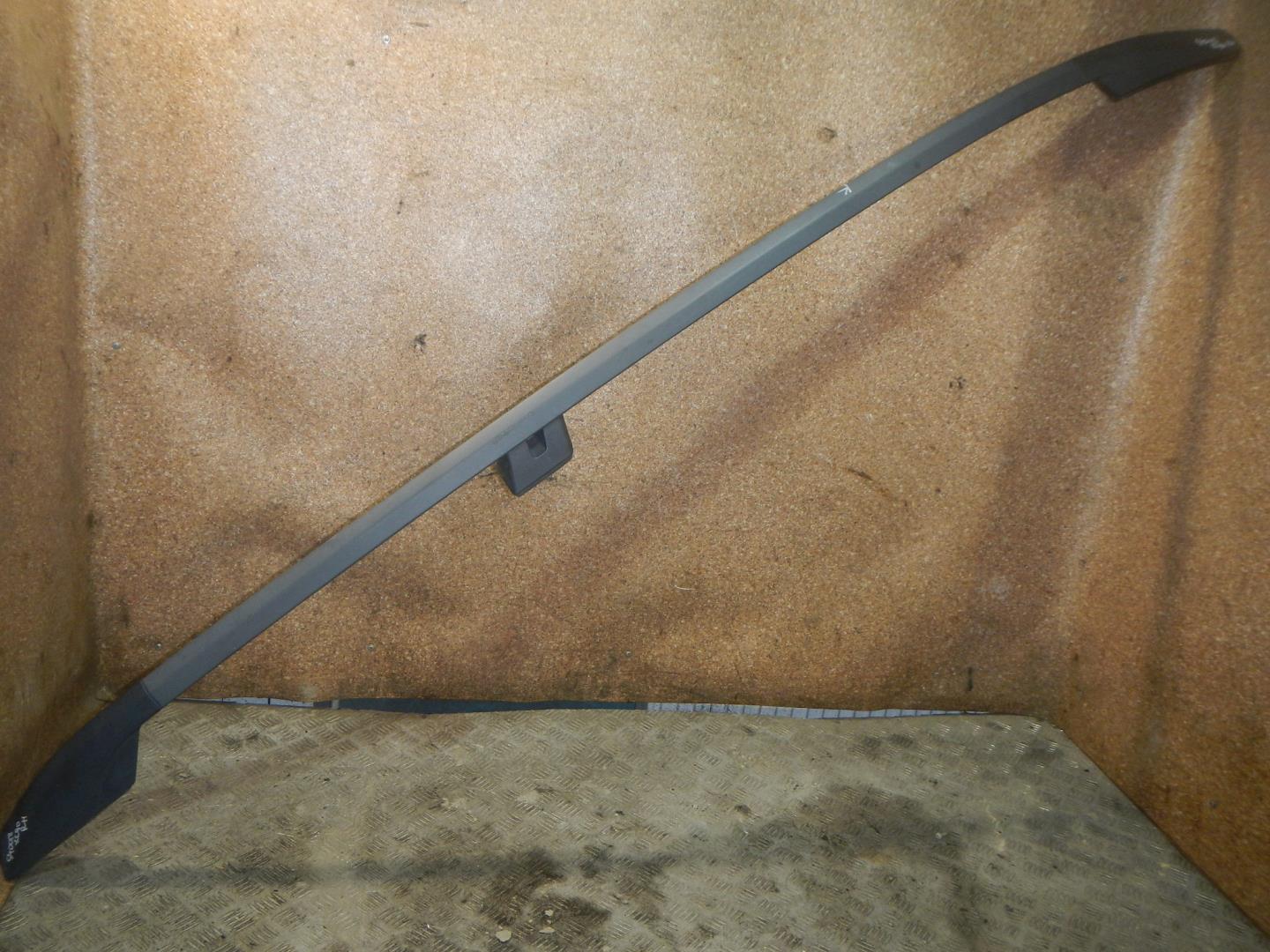 Рейлинг (релинг) правый (планка на крышу)