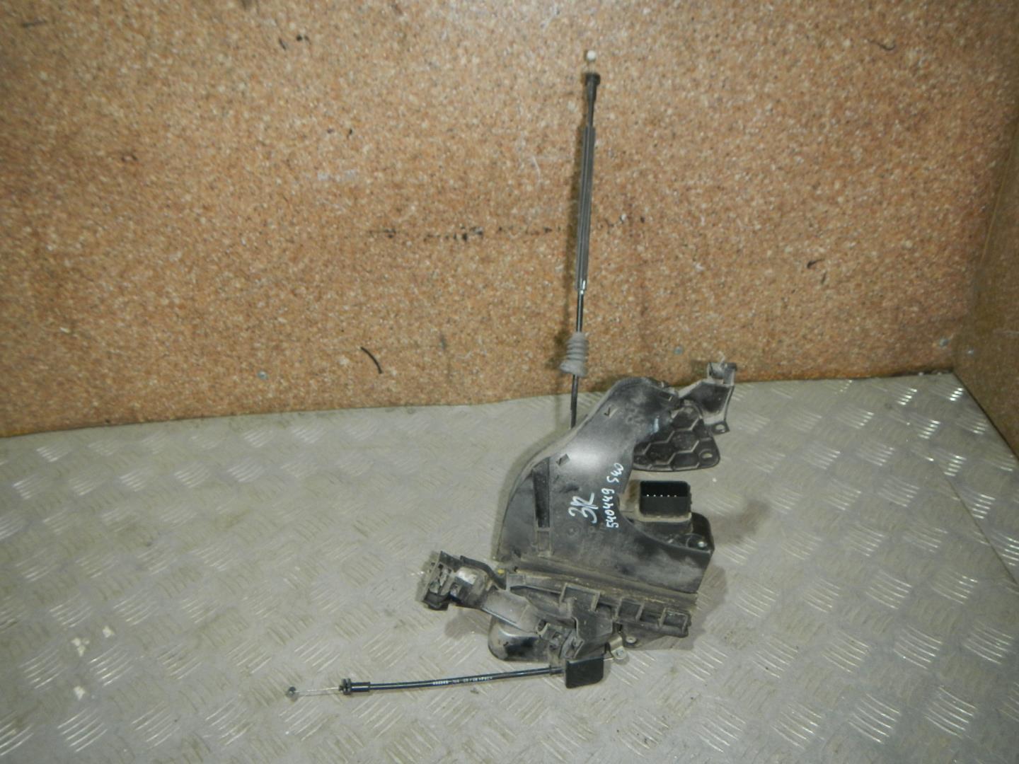 Замок двери задней правой