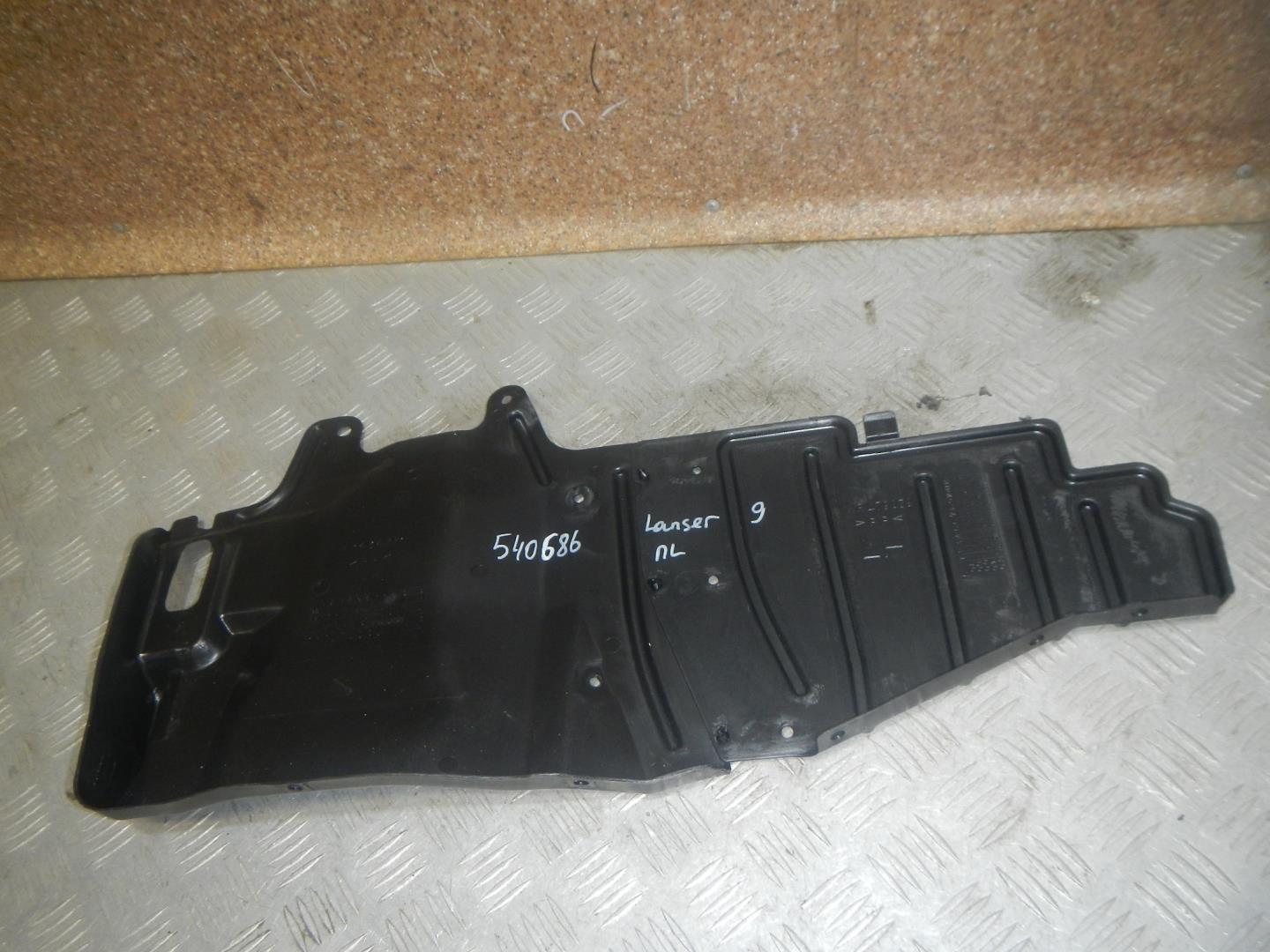 Пыльник двигателя боковой левый