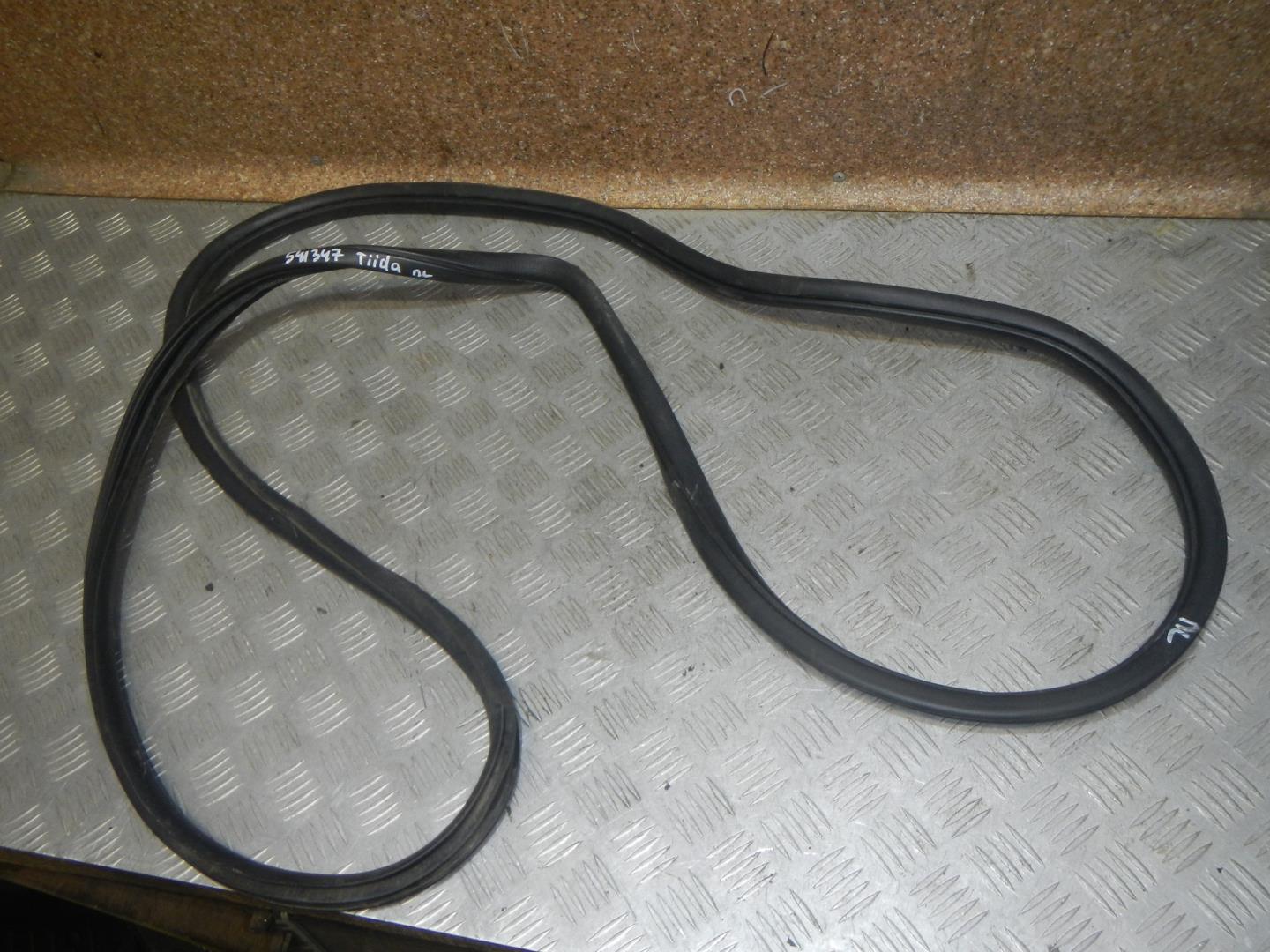 Уплотнитель двери