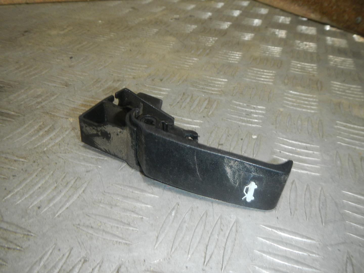 Ручка открывания капота