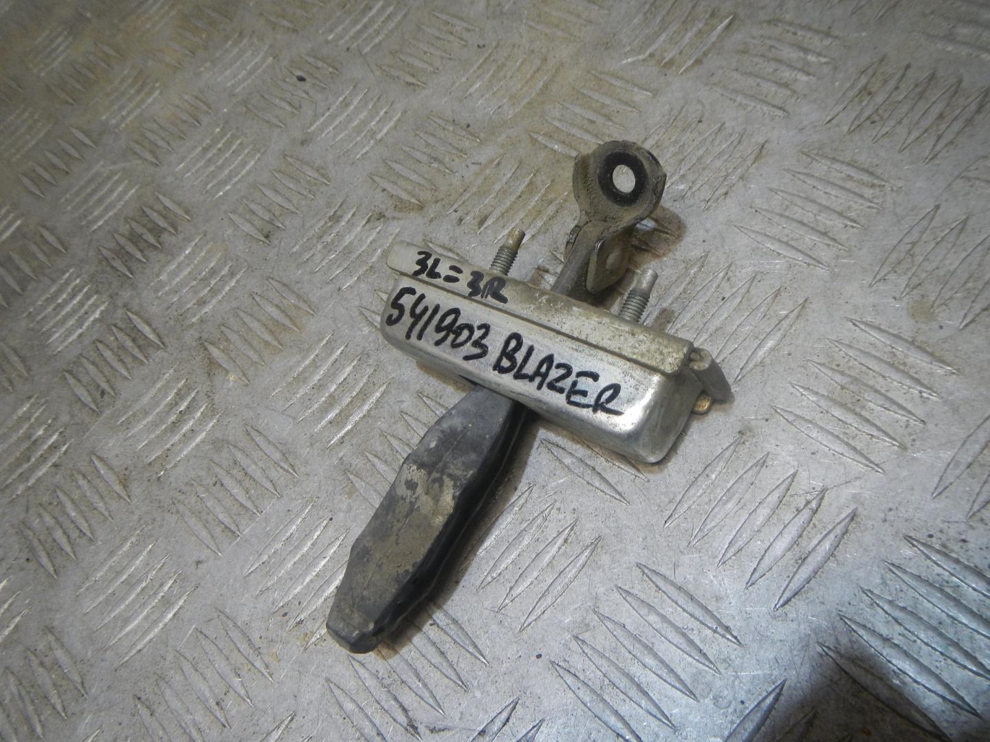 Ограничитель двери